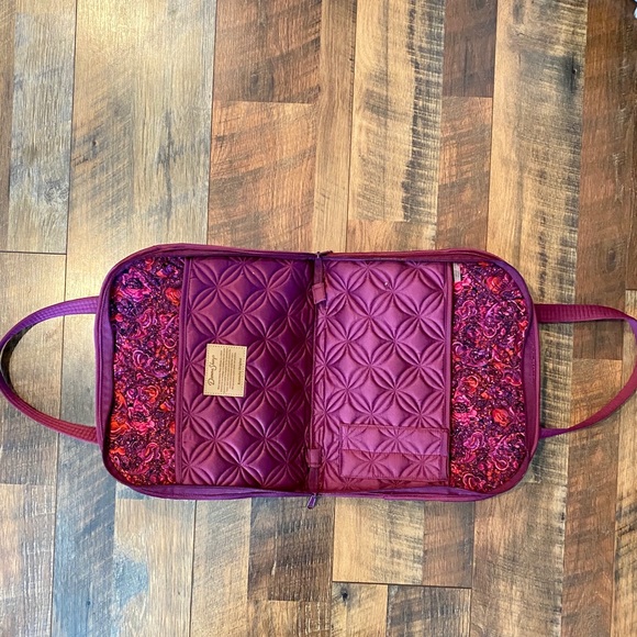DONNA SHARP Quilted Magenta Tablet/Laptop Case - Picture 4 of 9